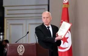 مَنْ يعني الرئيس التونسي بقراراته خلال اسقاط المنظومة السياسية؟