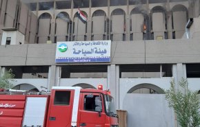 بالصور.. اخماد حريق داخل هيئة السياحة وسط بغداد