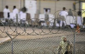 عشرات النواب الأمريكيين يطالبون بايدن بإغلاق سجن غوانتانامو 