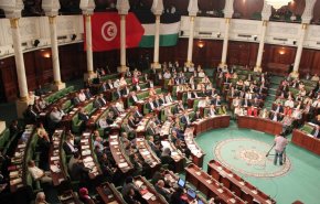 شاهد.. دعوات لحل البرلمان التونسي والتحول لنظام رئاسي