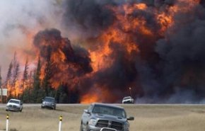 إخلاء أكثر من 5 آلاف منزل بسبب حرائق الغابات في كندا
