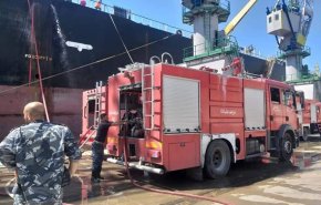 آتش سوزی در یک کشتی تجاری در لاذقیه سوریه