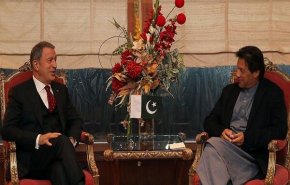 «خلوصی آکار» با نخست‌وزیر پاکستان دیدار کرد