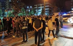 أتراك يهاجمون ممتلكات سوريين في أنقرة بعد مقتل شاب
