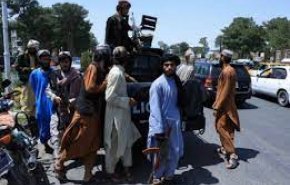 شاهد..طالبان تعلن دخول مسلحيها إلى العاصمة الأفغانية كابل
