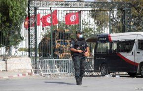 شاهد..وضع برلمانيين تحت الإقامة الجبرية في تونس