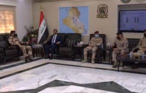 وزير الدفاع العراقي يعقد اجتماعاً مهماً مع قيادات القوات البرية ويصدر جملة توجيهات
