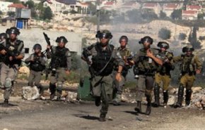 جدعون ليفي: قتل الفلسطينيين بالضفة يقابل بصمت إسرائيلي