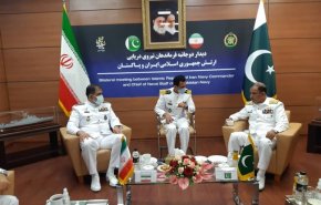 دعوت فرمانده نیروی دریایی پاکستان از نیروی دریایی ارتش برای شرکت در رزمایش عمان
