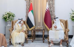 ابن راشد يلتقي أمير قطر على هامش مؤتمر بغداد