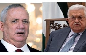 صحيفة عبرية تسخر من عرض غانتس لعباس