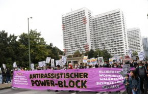 ألمانيا.. الآلاف يشاركون بمسيرة في برلين للمطالبة بالعدالة الاجتماعية