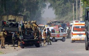  ۴ کشته و دهها زخمی در حمله انتحاری به نیروهای امنیتی پاکستان
