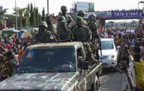 منفذو انقلاب غينيا يعتقلون قائد أركان الجيوش ومدير الشرطة