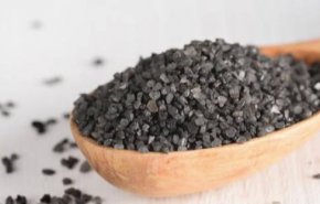 ما الفرق بين الملح الأسود والملح العادي؟