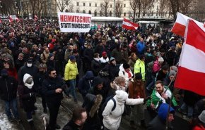 تظاهرات اتریشی‌ها در اعتراض به محدودیت‌های کرونایی