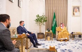 مسؤول سعودي يعلق على تأجيل زيارة وزير الدفاع الامريكي للسعودية 
