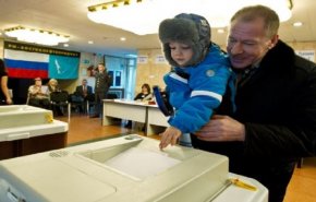 الناخبون الروس يستعدون للادلاء باصواتهم في الانتخابات التشريعية 