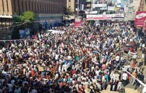 اليمن...مظاهرات حاشده في مدينه تعز دعما لاحتجاجات عدن