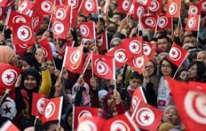 شاهد: مظاهرات في تونس تطالب بالعودة إلى المسار الدستوري