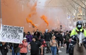 أستراليا.. احتجاجات حاشدة لمعارضي اللقاحات والحجر الصحي وسط مدينة ملبورن