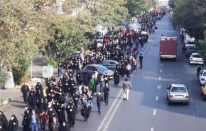 شاهد.. انطلاق مسيرة الاربعين للمتخلفين عن زيارة كربلاء في العاصمة طهران
