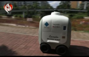 شاهد.. روبوتات في سنغافورة لتوصيل الطعام 