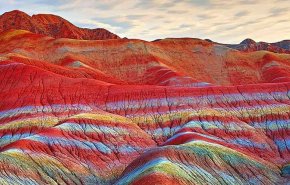 کوه های رنگین کمان ایران را کجا می توان دید؟