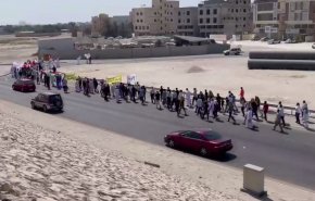 شاهد.. مظاهرات في البحرين تنديدا بزيارة لابيد الى المنامة