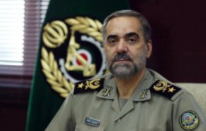 وزير الدفاع الايراني يحذر الاعداء من القيام بأي خطوة حمقاء وجاهلة
