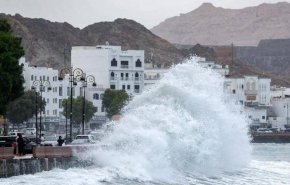 إستنفار في سلطنة عمان إثر وصول إعصار شاهين اليها