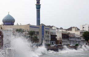 سلطنة عمان.. وفاة طفل وفقدان شخصين جراء الإعصار 