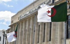 البرلمان الجزائري يرد على تصريحات ماكرون