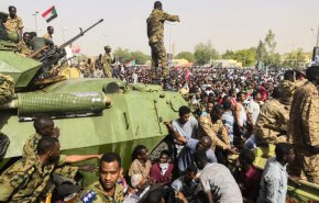 السودان... اتهامات للعسكر بتقويض المرحلة الانتقالية