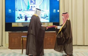 الملك السعودي يتسلم أوراق اعتماد سفير قطر لدى السعودية