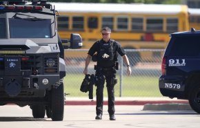 الشرطة الأمريكية تعتقل مشتبها به في إطلاق نار بمدرسة ثانوية 

