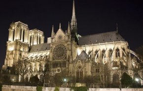 دستگیری خلبانی که قصد کوبیدن هواپیما به کلیسای «نوتردام» پاریس را داشت