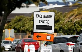 نيوزيلندا ترفع شعار 'لا تطعيم.. لا عمل' أمام العاملين في الصحة والتعليم