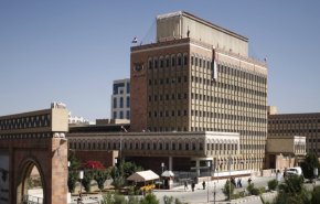 البنك المركزي اليمني يحذر من عمليات استنزاف واسعة للعملات الأجنبية