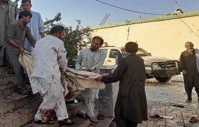 شاهد..عشرات الشهداء والجرحى بتفجير في قندهار 