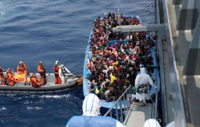 منظمة إيطالية: إنقاذ 100 مهاجر فرّوا من ليبيا عرض البحر 