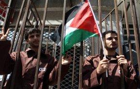 'حماس': عشرات الأسرى يستعدون للإضراب المفتوح عن الطعام