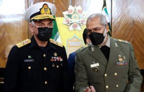 ايران وباكستان تبحثان توقيع مذكرات للتعاون العسكري
