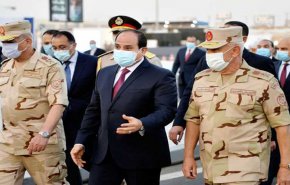 كيف علق الجيش المصري على قرار السيسي عدم تمديد الطوارئ؟