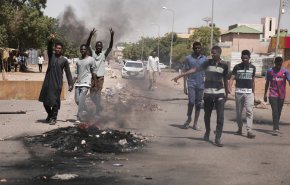 الأمن السوداني يعتقل ناشطين وسط تصاعد الاعتراضات على الجيش