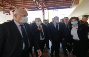 بالصور.. رئيس وزراء سوريا يزور 'درعا' على رأس وفد حكومي