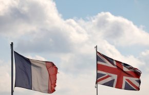بريطانيا تستدعي السفير الفرنسي..وهذا هو السبب