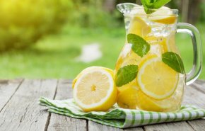 هل يمكن لماء الليمون أن يؤثر على الكلى؟