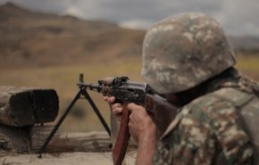 تداوم تیراندازی نظامیان جمهوری آذربایجان و ارمنستان به مواضع همدیگر