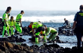العثور على جثث مهاجرين في مركب قرب جزر الكناري الإسبانية